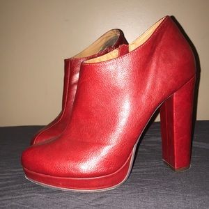 Stunning read Michael Antonio booties